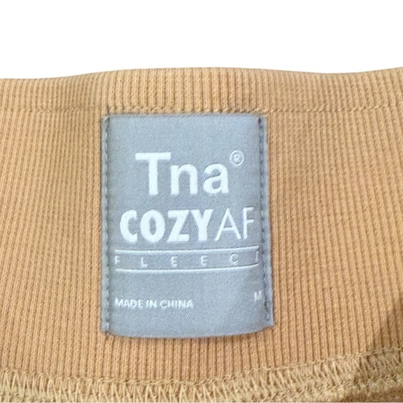 Aritzia Tna Airy Fleece Perfect Sweatshort M - Picture 3 of 7